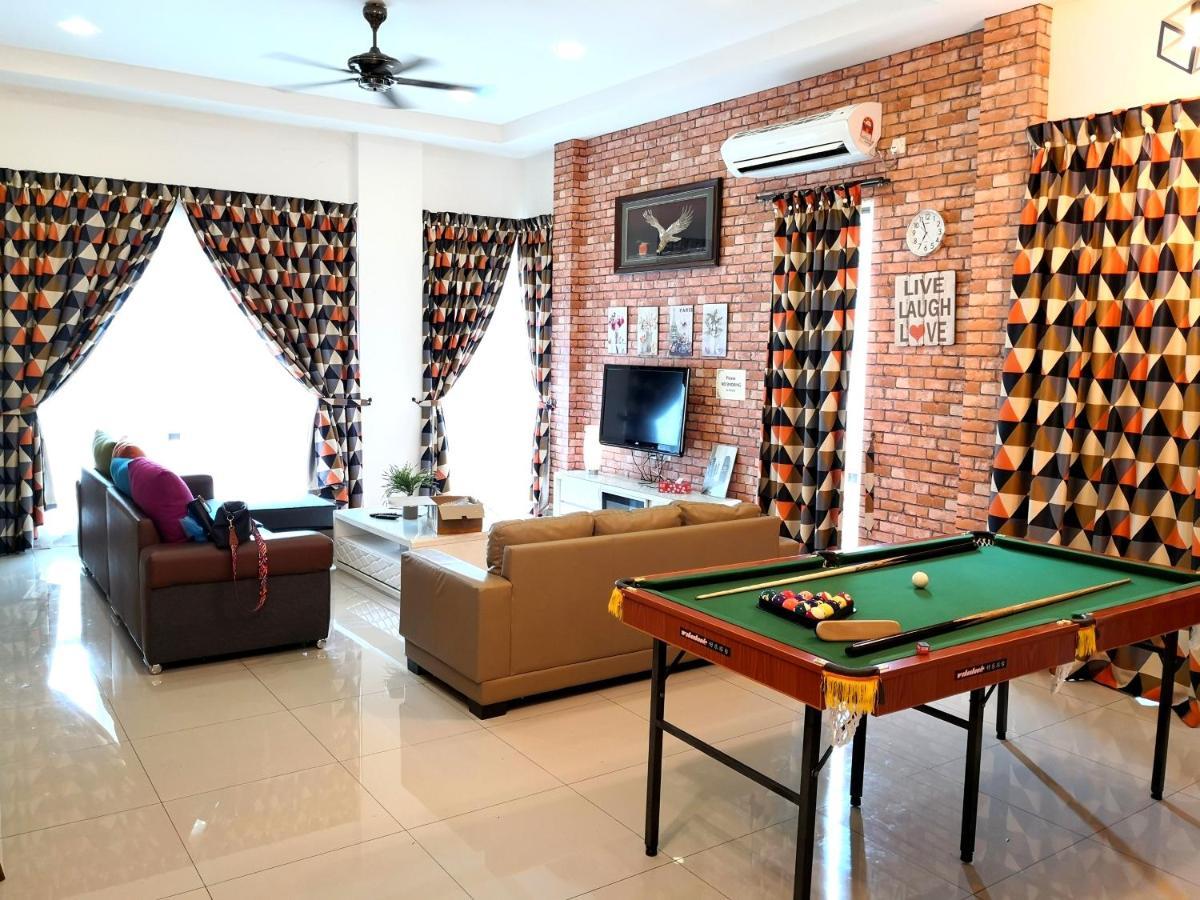 Teluk Batik 17Paradisehome Private Pool Karaoke Snooker Bbq 15Pax Лумут Екстер'єр фото