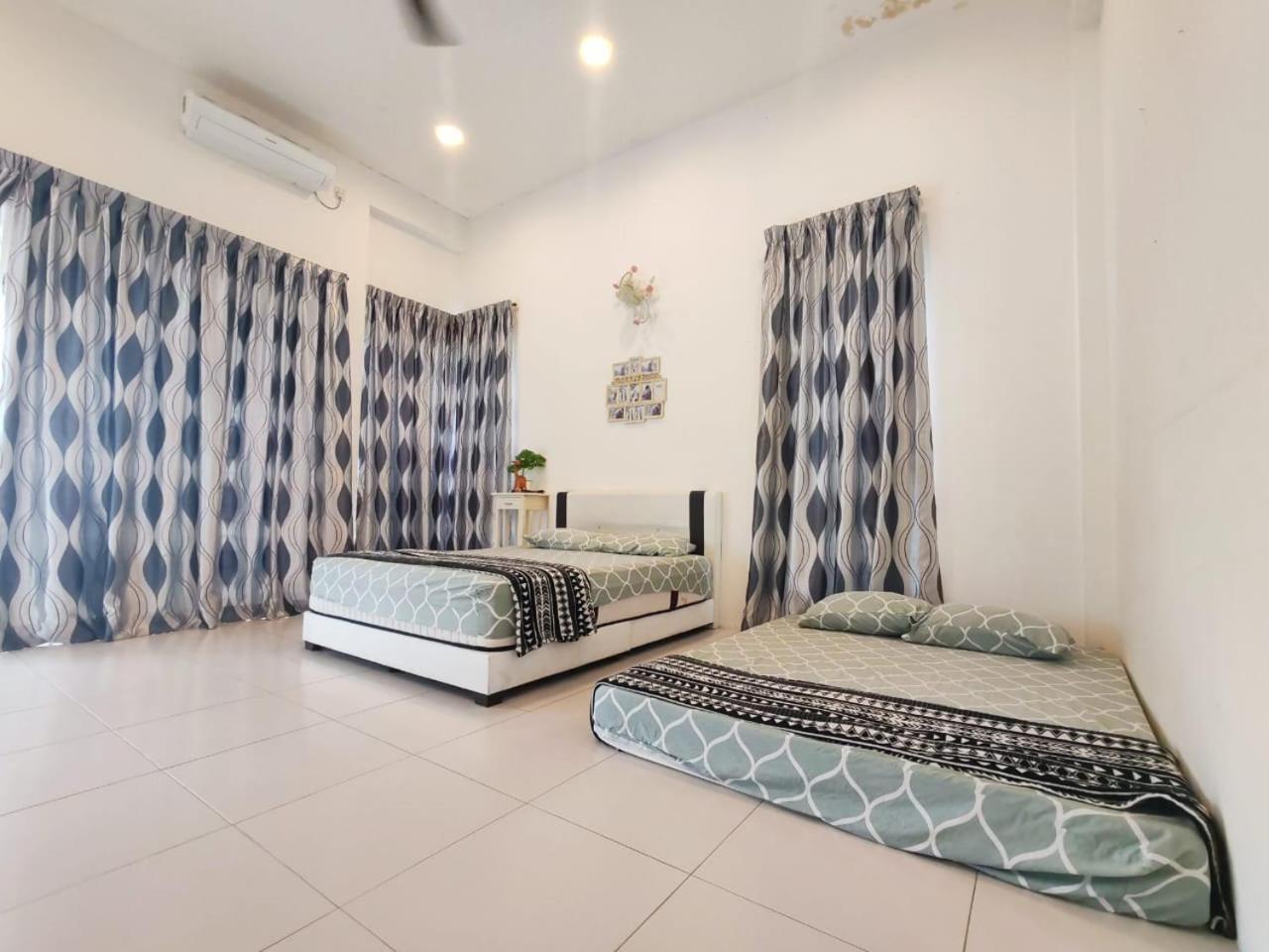 Teluk Batik 17Paradisehome Private Pool Karaoke Snooker Bbq 15Pax Лумут Екстер'єр фото