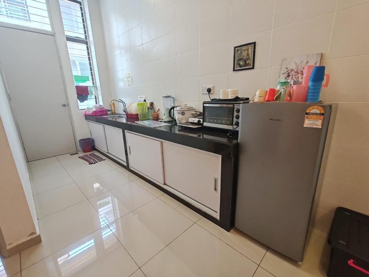 Teluk Batik 17Paradisehome Private Pool Karaoke Snooker Bbq 15Pax Лумут Екстер'єр фото