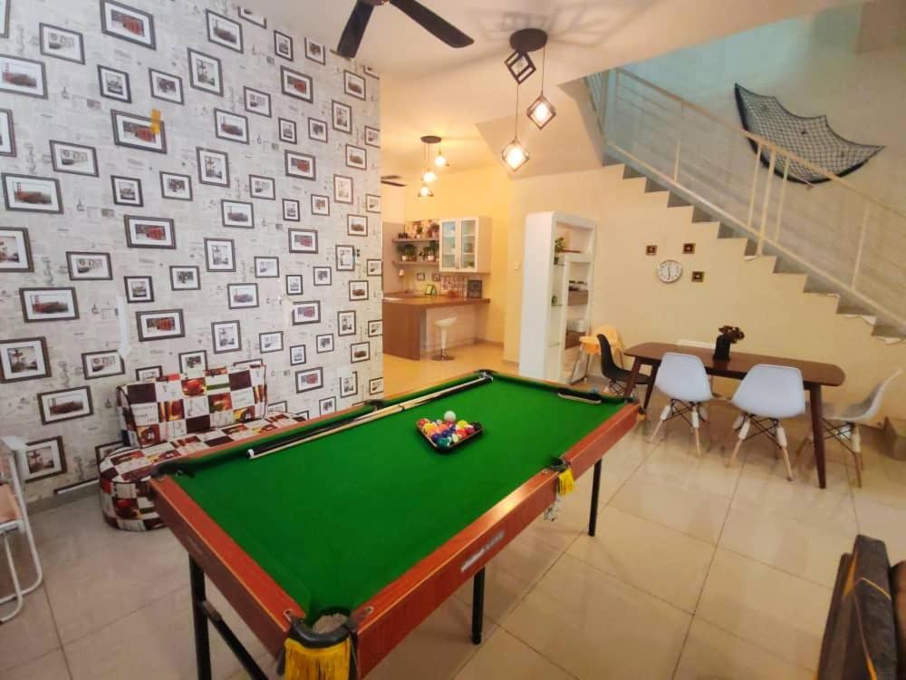 Teluk Batik 17Paradisehome Private Pool Karaoke Snooker Bbq 15Pax Лумут Екстер'єр фото